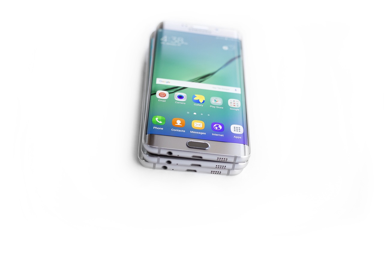 三星Galaxy S7 Edge 7100白色款閃耀登場，最新報價一覽